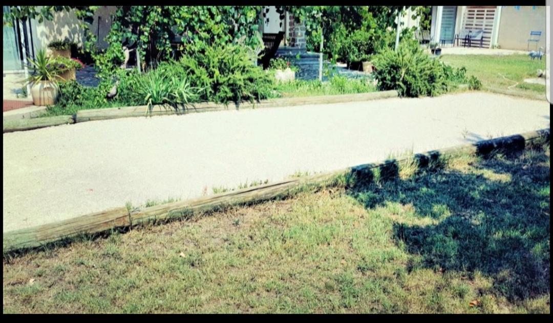 Suite Parentale Avec Petit Sejour Et Piscine Carpentras Exterior foto